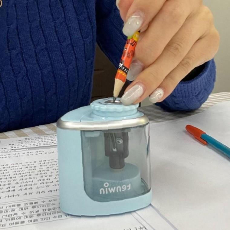 수동 알찬 겸용 자동 연필깎이 블루